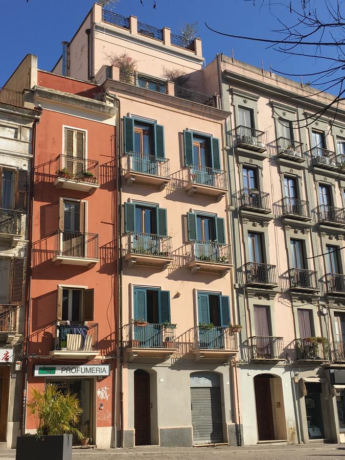 Antico Corso Charme Panzió Cagliari Kültér fotó